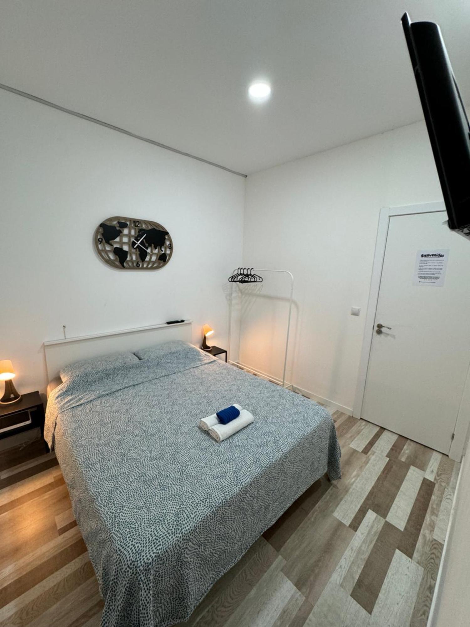 Alojamiento Fantasia Madrid Exterior foto